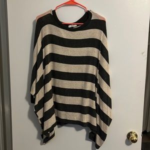 Grey and tan poncho like top with 3/4 sleeves. Size small however fits large.
